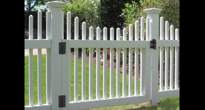 Polymerové kovanie pre brány a bránky – bezúdržbové, odolné a bezpečné riešenie