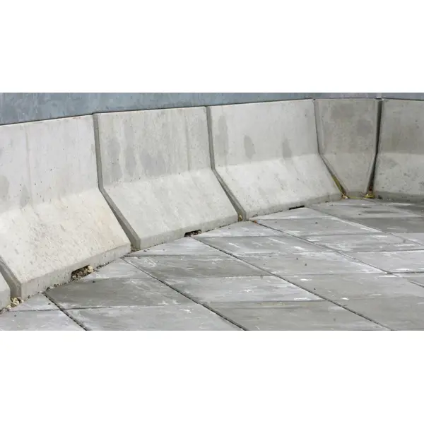 Cestné betónové zvodidlo 50 HS01CSB, šrafované – priebežný diel, žlto–čierna, 2000×440×500 mm
