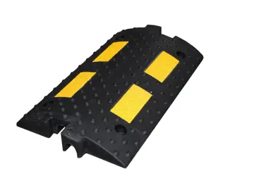 Gumový retardér – káblový prejazd 30 km/h, 30 t – 500×300×55,6 mm, čierno-žltý