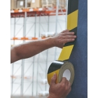 Hladká textílna páska WT-5561 – textil potiahnutý PE, čierna, 25 mm × 50 m