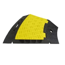 Káblový prejazd, most 10 t, rohový diel 30° – 250×500×70 mm, žlto-čierna