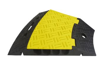 Káblový prejazd, most 10 t, rohový diel 30° – 250×500×70 mm, žlto-čierna