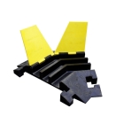 Káblový prejazd, most 20 t, rohový diel 30° –  600×500×70 mm, žlto-čierna