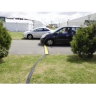 Káblový prejazd, most 20 t, rohový diel 30° –  600×500×70 mm, žlto-čierna