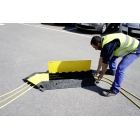 Káblový prejazd, most 20 t, rohový diel 30° –  600×500×70 mm, žlto-čierna