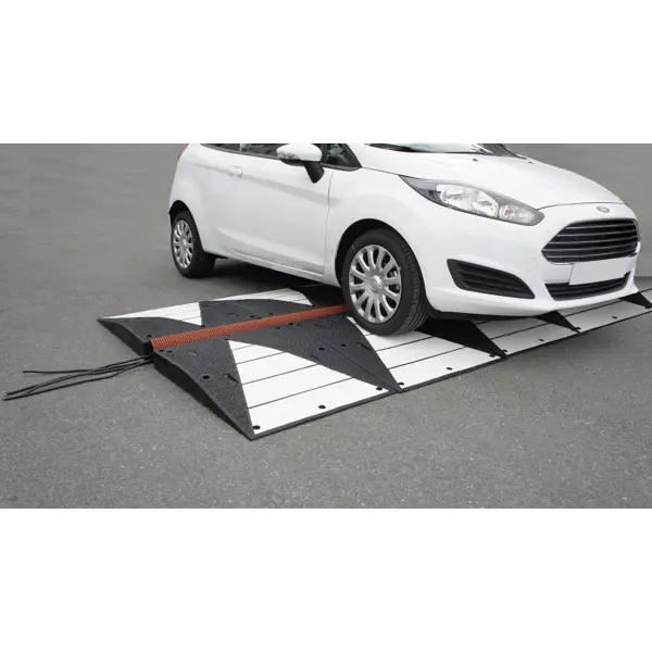 Káblový prejazd, most 5 km/h, 40t – 1200×750×0/100 mm, čierno-biela