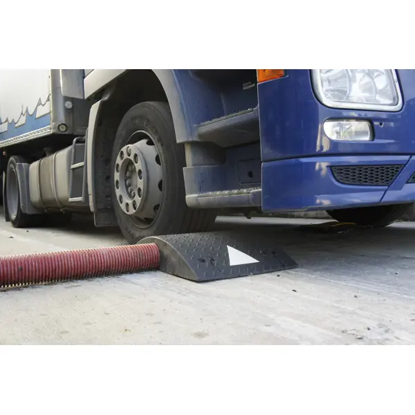 Káblový prejazd, most 5 km/h, 40 t – 600×500×110 mm, čierna