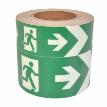 Luminiscenčná podlahová a nástenná páska, úniková značka ukazujúca vpravo – PVC, 25 mm × 10 m