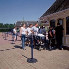 Mobilný zahradzovací stĺpik Heavy Duty, modrá – samonavíjacie pásmo 3,65 m, čierna