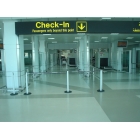 Mobilný zahradzovací stĺpik Popular Basic, biela – samonavíjacie pásmo 2,3 m, zelená