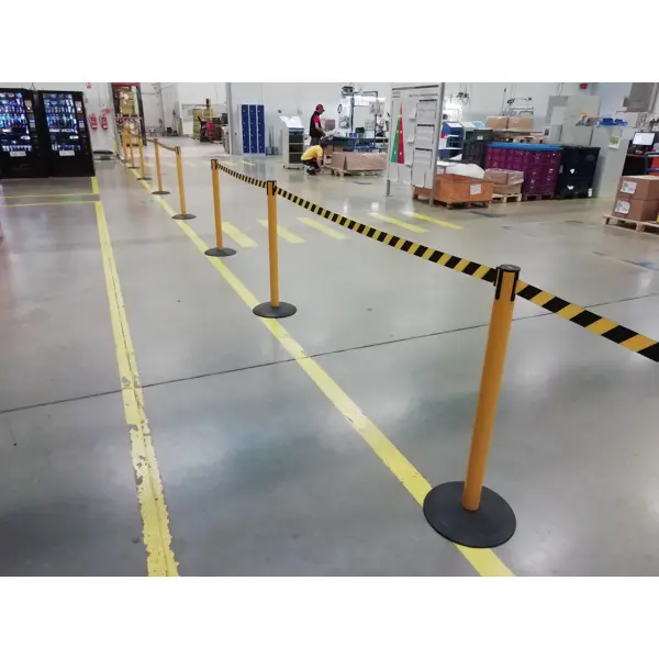 Mobilný zahradzovací stĺpik Popular Basic, žltá – samonavíjacie pásmo 2,3 m, červená