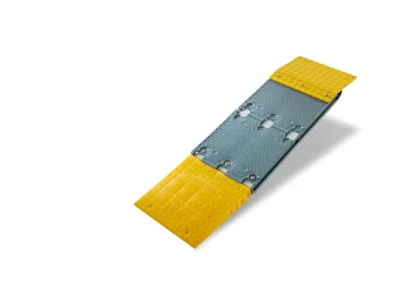 Modulárna nájazdová rampa – nosnosť 2 t, 1450×400×79 mm, žlto-sivá