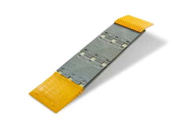 Modulárna nájazdová rampa – nosnosť 2 t, 1850×400×79 mm, žlto-sivá