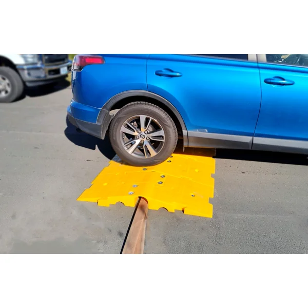 Modulárny káblový prejazd, most – nosnosť 44 t, 1270×457×120 mm, žltá