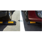 Modulárny parkovací doraz pre automobily s reflexnými pruhmi, priechodný diel – 610×145×120 mm, čierno-žltá