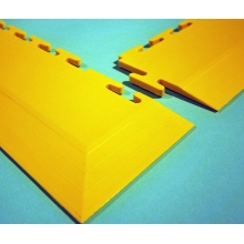 Nábehová lišta pre podlahové dlaždice Ecotile PVC – rohová, tmavo sivá, 580×80×7 mm