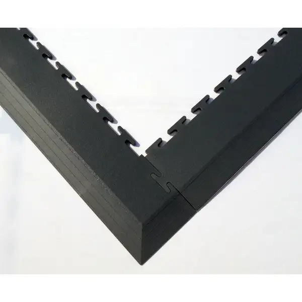 Nábehová lišta pre podlahové dlaždice Ecotile PVC – tmavo sivá, 500×80×7 mm