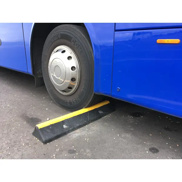 Nárazník BusStop z recyklovanej gumy