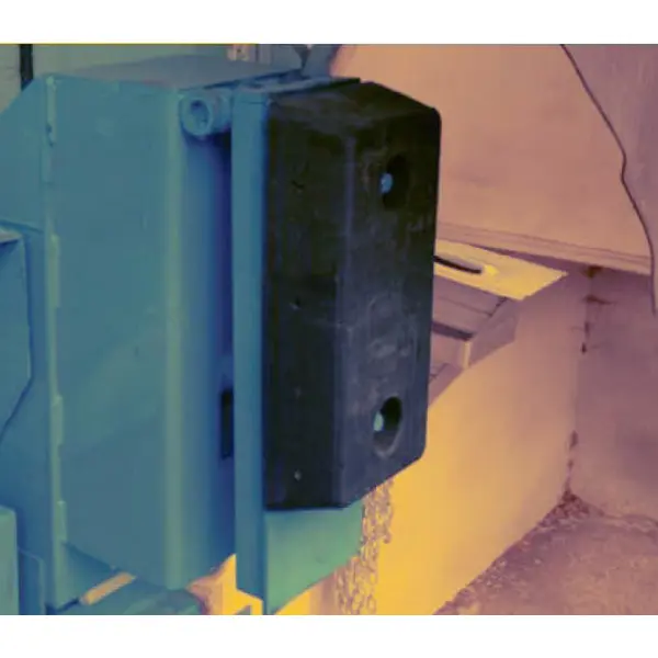 Nárazník pre ochranu nakládacích ramp a vozidiel – 330×250×102 mm