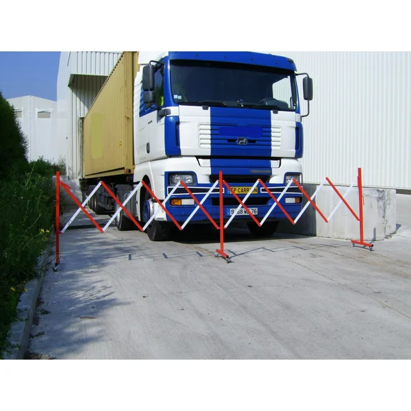 Nožnicová rozťahovacia zábrana Standard, max. dĺžka 4000 mm, červeno-biela