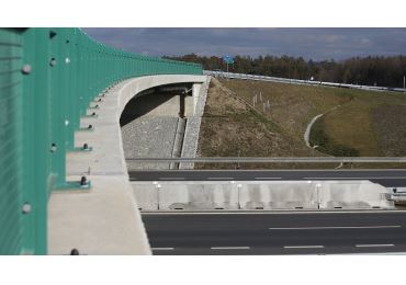 Obojstranné cestné betónové zvodidlo TYP80, skrátené – priebežný diel, 2000×695×800 mm