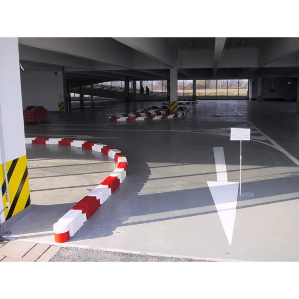 Obrubník z recyklovanej gumy Twist – biela, 580 mm