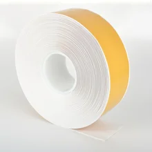 Odolná podlahová páska WT-500 so skosenou hranou – PVC, biela, 100 mm × 10 m