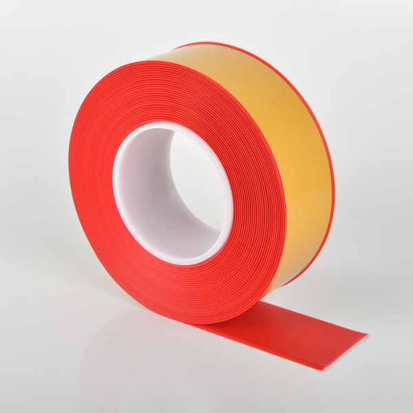 Odolná podlahová páska WT-500 so skosenou hranou – PVC, červená, 50 mm × 25 m