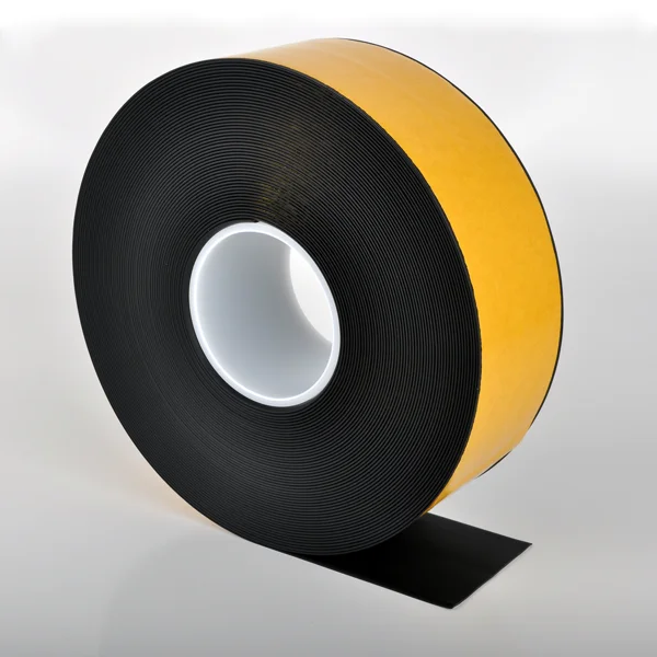 Odolná podlahová páska WT-500 so skosenou hranou – PVC, čierna, 75 mm × 25 m