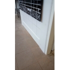 Okopová doska WallProtec Hygienic so skosenou hranou – plast, biela/mliečna, 2000×195 mm (2×/2×)