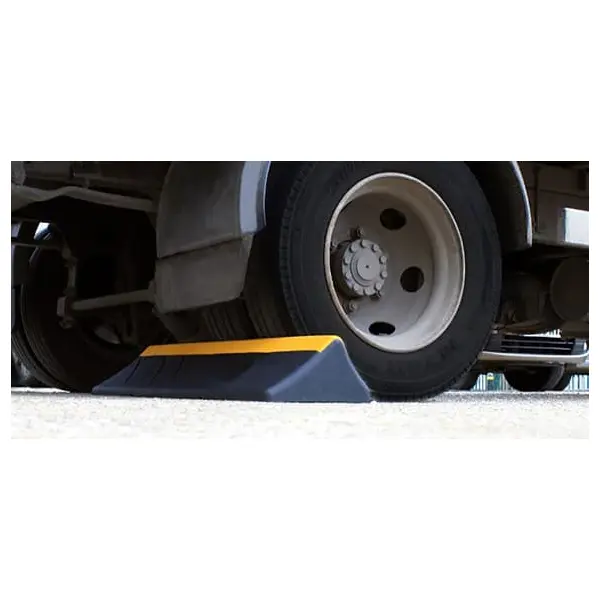 Parkovací doraz nákladných vozidiel Truck Stop – 150×300×1000 mm, bez kotiev