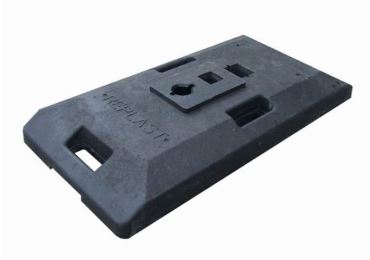 Pätka pre dopravné značenie – čierna, recykl. guma, 850×410×100 mm