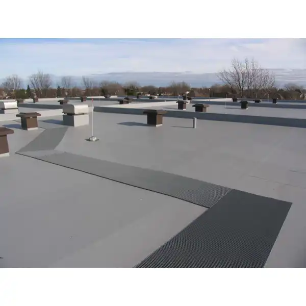 Pochozia rohož na ploché strechy Mats4Roof – PVC, 600×14 mm, rolka 10 m, čierna