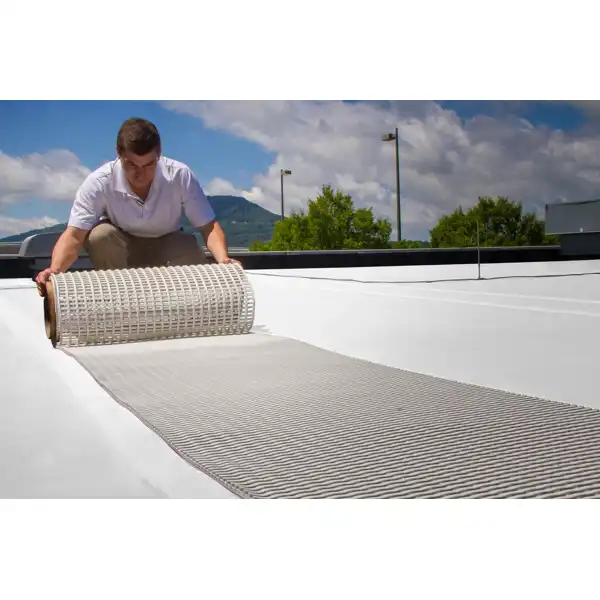 Pochozia rohož na ploché strechy Mats4Roof – PVC, 910×14 mm, rolka 10 m, biela