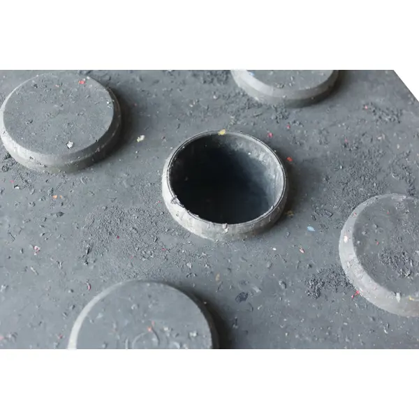 Podstava stĺpika Economic / Ukladacia kocka s otvorom – 48 mm