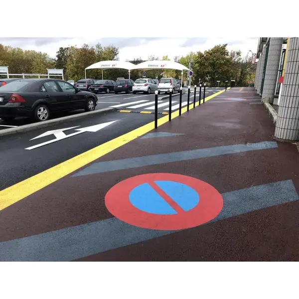 Predformovaná dopravná značka "Zákaz státia/zastavenenia" – termoplast, červeno-modrá, 3×2 m