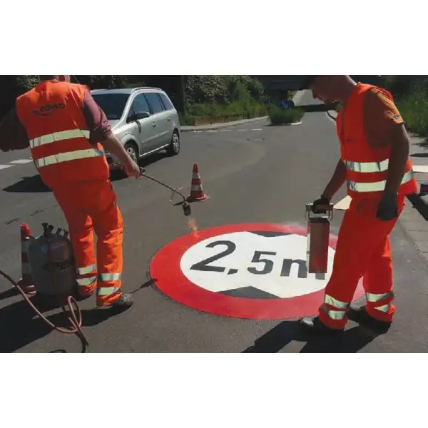 Predtvarovaná dopravná značka 