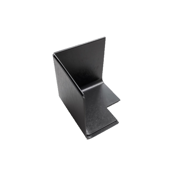 Profil. soklová lišta-vnútorný roh StandardRecycled z recyklovaného PVC – 100×160×6 mm, hladký povrch, čierna