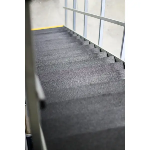 Protišmyková sklolaminátová doska GRP Medium – stredné zaťaženie, 750×1000 mm, tl.3,8 mm, béžová