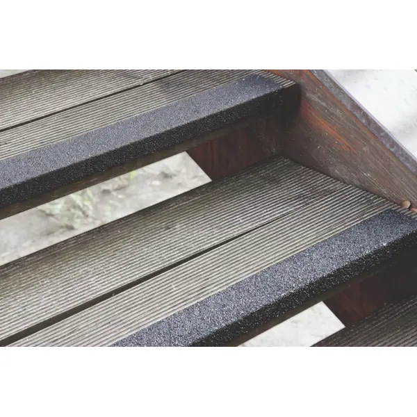 Sklolaminatový protišmykový profil na hranu schodu GRP Premium – úzký, 70×1000×30 mm, húbka 4,2 mm, čierny
