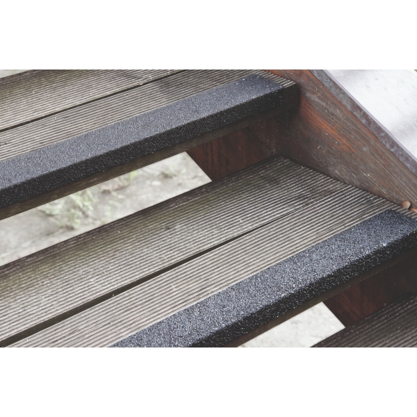 Sklolaminatový protišmykový profil na hranu schodu, GRP Premium – úzký, 70×600×30 mm, húbka 4,2 mm, čierny