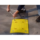 Spomaľovací prah – retardér 10 km/h, priebežný diel, čierna