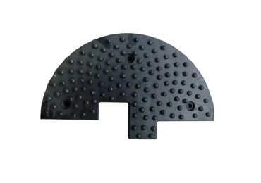 Spomaľovací prah, retardér s reflexnými pruhmi  LP300, koncový diel – 150×300×55,6 mm, čierno-žltá