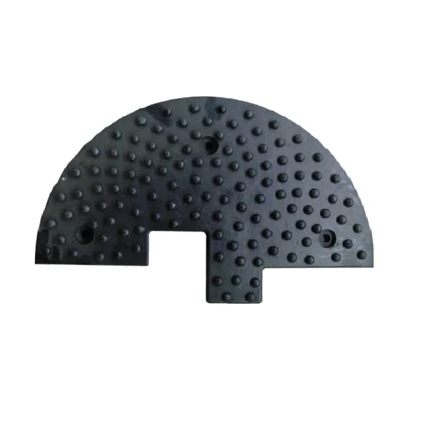 Spomaľovací prah, retardér s reflexnými pruhmi  LP300, koncový diel – 150×300×55,6 mm, čierno-žltá