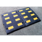 Spomaľovací prah, retardér s reflexnými pruhmi  LP650, priechodný diel – 500×650×55 mm, čierno-žltá