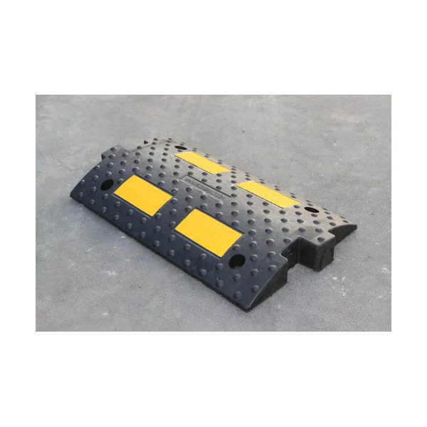 Spomaľovací prah, retardér s reflexnými prvkami LP300, priechodný diel – 500×300×55,6 mm, čierno-žltá