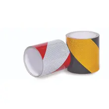 Vysoko reflexné výstražné značenie WT-5219 – 100 mm × 5 m, žlto-čierna, smer doľava
