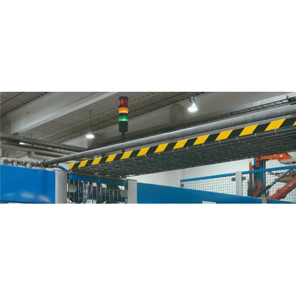 Vysoko reflexné výstražné značenie WT-5219 – 50 mm × 5 m, červeno-biela, smer doprava