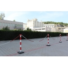 Zahradzovací stlpik Economic s hranatou podstavou, červeno-biela