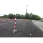 Zahradzovací stlpik Economic s hranatou podstavou, červeno-biela